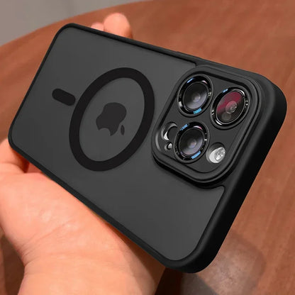 Capa Magnética Fosca Translúcida para iPhone – Compatível com MagSafe