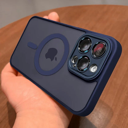 Capa Magnética Fosca Translúcida para iPhone – Compatível com MagSafe