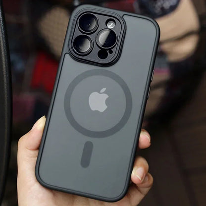 Capa Magnética Fosca Translúcida para iPhone – Compatível com MagSafe