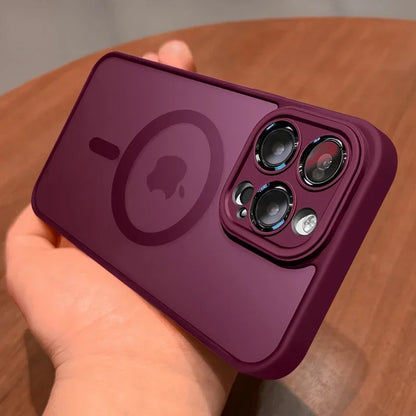 Capa Magnética Fosca Translúcida para iPhone – Compatível com MagSafe